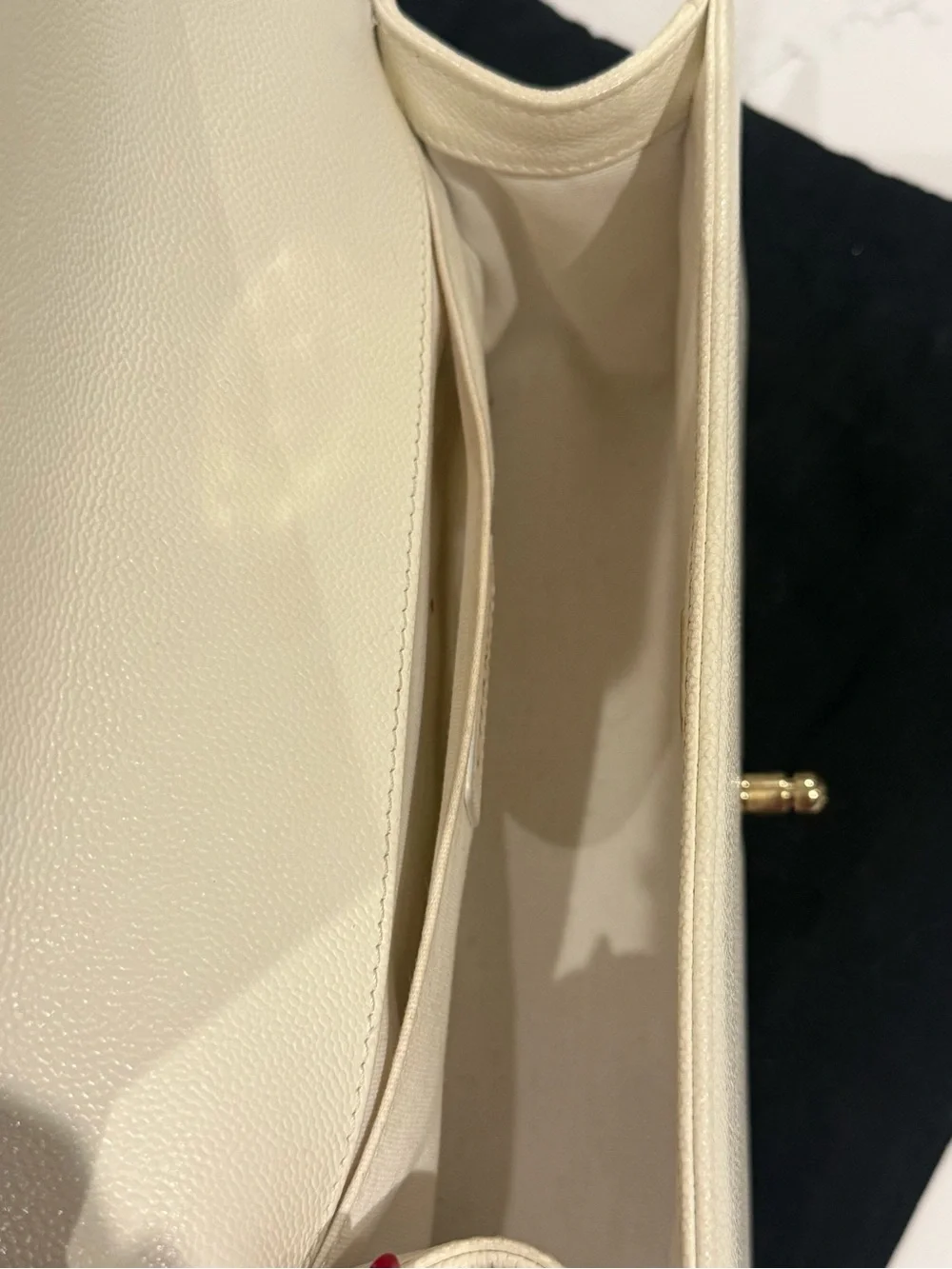 CHANEL Ivory Quilted Leather Shoulder Bag with Gold Chain